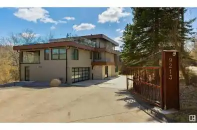 9213 97 ST NW Unit# 9213 Edmonton Alberta T6E3L1