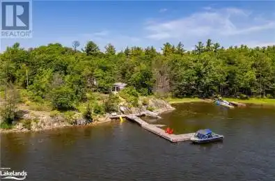 6932 ISLAND 1810 / BONE Island Honey Harbour Ontario P0E1E0