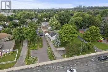 69 Thomas Street, Mississauga (Streetsville), Ontario L5M1Y6, 3 Bedrooms Bedrooms, ,2 BathroomsBathrooms,All Houses,For Sale,Thomas,W8471516