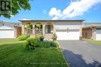 2405 Amblecote Lane, Burlington, Ontario L7P 4E6, 3 Bedrooms Bedrooms, 8 Rooms Rooms,3 BathroomsBathrooms,All Houses,Sold,Amblecote,W9236390