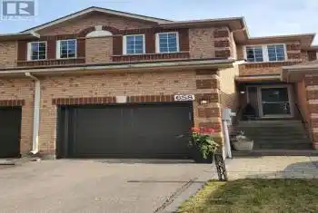 658 Macnab Gate, Newmarket, Ontario L3Y 8S5, 3 Bedrooms Bedrooms, 7 Rooms Rooms,2 BathroomsBathrooms,All Houses,Sold,Macnab,N9237055