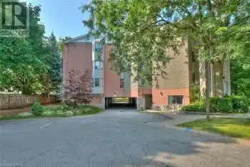 5 NIAGARA Street Unit# 201, Grimsby (541 - Grimsby West), Ontario L3M5A3, 2 Bedrooms Bedrooms, ,1 BathroomBathrooms,Condo,For Sale,NIAGARA,X9413315