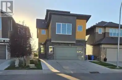 33 Grove Calgary Alberta T3J0V5