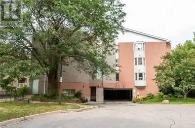 6 NIAGARA Street Unit# 105 Grimsby Ontario L3M5A4