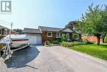 449 BUNTING Road, St. Catharines (444 - Carlton/Bunting), Ontario L2M3Z3, 4 Bedrooms Bedrooms, ,2 BathroomsBathrooms,All Houses,For Sale,BUNTING,X9413829