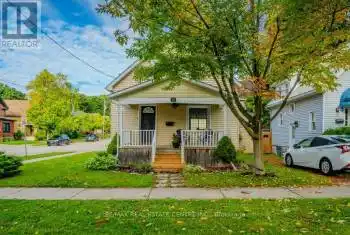 58 John St, Waterloo, Ontario N2L 1B4, 3 Bedrooms Bedrooms, 5 Rooms Rooms,2 BathroomsBathrooms,All Houses,Sold,John,X9380602