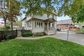 31 Frederick Street, Orillia, Ontario L3V5W5, 2 Bedrooms Bedrooms, ,4 BathroomsBathrooms,All Houses,For Sale,Frederick,S9384072