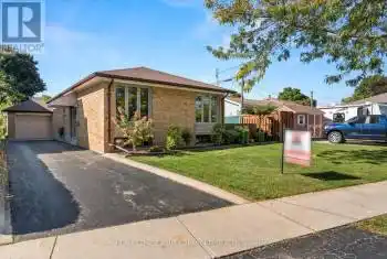 34 Alhart Dr, Toronto, Ontario M9V 2N2, 3 Bedrooms Bedrooms, 6 Rooms Rooms,2 BathroomsBathrooms,All Houses,Sold,Alhart,W9386783