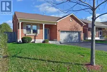 221 Sheffield St, Newmarket, Ontario L3Y 5X7, 4 Bedrooms Bedrooms, 9 Rooms Rooms,2 BathroomsBathrooms,All Houses,Rented,Sheffield,N9387416