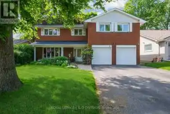 43 Clearside Pl, Toronto, Ontario M9C 2G7, 5 Bedrooms Bedrooms, 9 Rooms Rooms,4 BathroomsBathrooms,All Houses,Sold,Clearside,W9387862