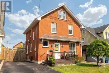 140 Agnes St, Oshawa, Ontario L1G 1V4, 3 Bedrooms Bedrooms, 7 Rooms Rooms,2 BathroomsBathrooms,All Houses,Sold,Agnes,E9389578