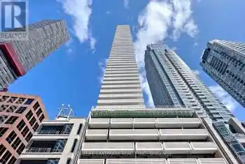 2221 Yonge St Unit# 3705, Toronto, Ontario M4S 2B4, 1 Bedroom Bedrooms, 5 Rooms Rooms,1 BathroomBathrooms,Condo,Sold,Yonge,C9395082