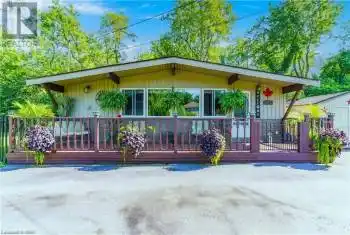 1711 DOMINION RD Road, Fort Erie (334 - Crescent Park), Ontario L2A5M4, 1 Bedroom Bedrooms, ,1 BathroomBathrooms,All Houses,For Sale,DOMINION RD,X9420153