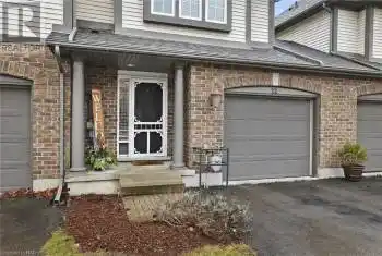 22 FLYNN Court, St. Catharines (453 - Grapeview), Ontario L2S4E1, 3 Bedrooms Bedrooms, ,2 BathroomsBathrooms,All Houses,For Sale,FLYNN,X9767561