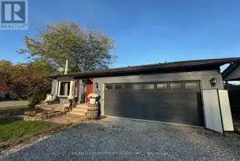 24 Woodhouse Avenue, Norfolk (Port Dover), Ontario N0A1N8, 4 Bedrooms Bedrooms, ,2 BathroomsBathrooms,All Houses,For Sale,Woodhouse,X9511540