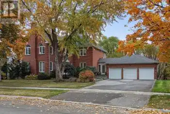 37 Willow Farm Lane, Aurora, Ontario L4G 6K1, 4 Bedrooms Bedrooms, 9 Rooms Rooms,4 BathroomsBathrooms,All Houses,Sold,Willow Farm,N9770021