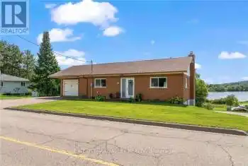 101 SIBERIA Road, Madawaska Valley, Ontario K0J1B0, 4 Bedrooms Bedrooms, ,2 BathroomsBathrooms,All Houses,For Sale,Barry's Bay,SIBERIA,X10410989