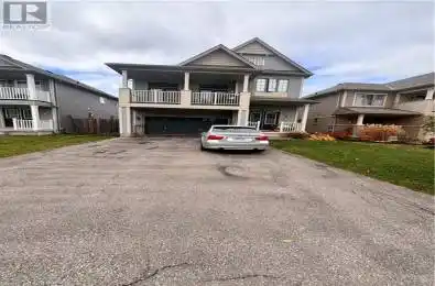 8779 DOGWOOD Crescent Niagara Falls Ontario L2H2Y6