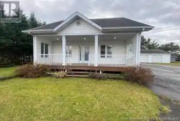 17 Evangeline Street, Saint-Quentin, New Brunswick E8A1M8, 2 Bedrooms Bedrooms, ,1 BathroomBathrooms,All Houses,For Sale,17 Evangeline Street,NB109039