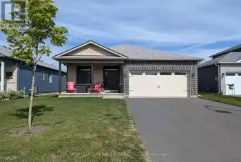 35 Allen St, Prince Edward County, Ontario K0K 2T0, 2 Bedrooms Bedrooms, 5 Rooms Rooms,2 BathroomsBathrooms,All Houses,Rented,Allen,X10425206