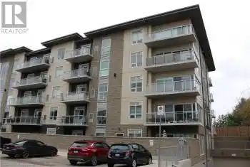 16 MARKLE Crescent Unit# 102, Ancaster, Ontario L9G0H4, 2 Bedrooms Bedrooms, ,1 BathroomBathrooms,Condo,For Sale,MARKLE,40679233