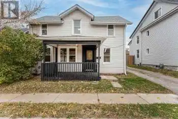 38 Brock St, Oshawa, Ontario L1G 1R4, 7 Bedrooms Bedrooms, 13 Rooms Rooms,3 BathroomsBathrooms,All Houses,Sold,Brock,E10432264