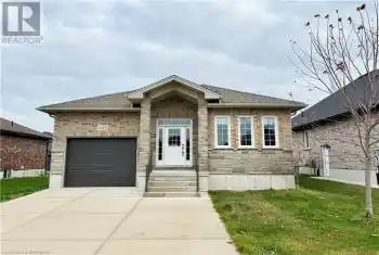 403 NORMANTON Street, Saugeen Shores, Ontario N0H2C2, 5 Bedrooms Bedrooms, ,2 BathroomsBathrooms,All Houses,For Sale,NORMANTON,X11822867