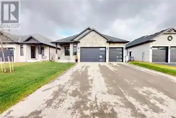 19 WINCHESTER Crescent, Listowel, Ontario N4W0J8, 5 Bedrooms Bedrooms, ,3 BathroomsBathrooms,All Houses,For Sale,WINCHESTER,40679076