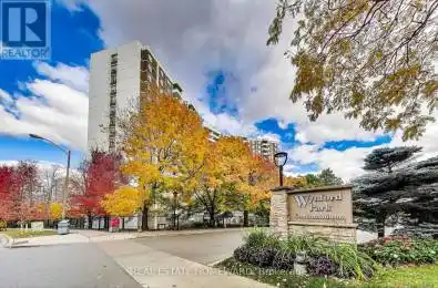 10 Edgecliff Golfway Unit# 1917 Toronto (Flemingdon Park) Ontario M3C3