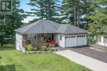 10 Clarence Avenue, Penetanguishene, Ontario L9M1A9, 3 Bedrooms Bedrooms, ,2 BathroomsBathrooms,All Houses,For Sale,Clarence,S10929116