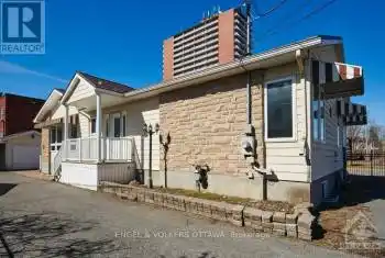 634 KIRKWOOD Avenue, Ottawa, Ontario K1Z5X7, 6 Bedrooms Bedrooms, ,4 BathroomsBathrooms,All Houses,For Sale,KIRKWOOD,X9515539