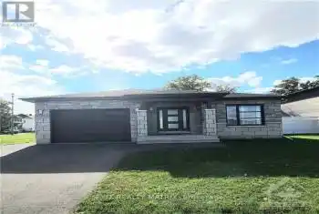 1401 CAROLINE Court, Cornwall, Ontario K6H0C5, 2 Bedrooms Bedrooms, ,2 BathroomsBathrooms,All Houses,For Sale,CAROLINE,X9515640