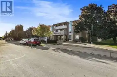 416 LIMERIDGE Road Unit# 109 Hamilton Ontario L9A2S7