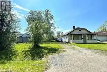 495 GRANDVIEW Road, Fort Erie (334 - Crescent Park), Ontario L2A4T7, 4 Bedrooms Bedrooms, ,1 BathroomBathrooms,All Houses,For Sale,GRANDVIEW,X11435916