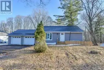 125 Oakwood Drive, Gravenhurst, Ontario P1P1B3, 4 Bedrooms Bedrooms, ,2 BathroomsBathrooms,All Houses,For Sale,Oakwood,X11566729