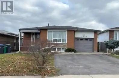 3289 Monica Drive Unit# Upper Mississauga (Malton) Ontario L4T3E6