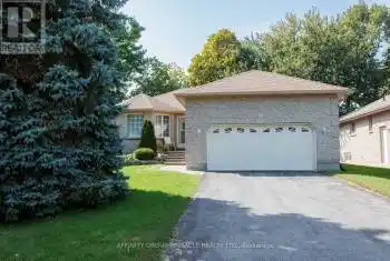 16 Hillview Drive, Kawartha Lakes (Bobcaygeon), Ontario K0M1A0, 3 Bedrooms Bedrooms, ,2 BathroomsBathrooms,All Houses,For Sale,Hillview,X11882989