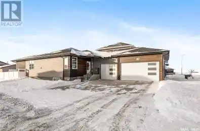 90 Clunie COURT Moose Jaw Saskatchewan S6J0E3