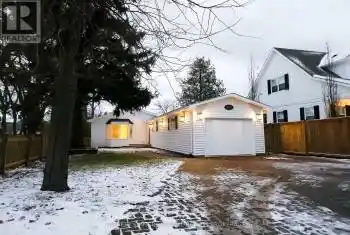 231 Regent Street, Niagara-on-the-Lake (101 - Town), Ontario L0S1J0, 3 Bedrooms Bedrooms, ,2 BathroomsBathrooms,All Houses,For Sale,Regent,X11888304