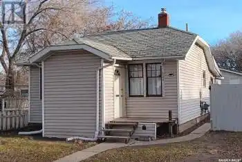 824 H AVENUE N, Saskatoon, Saskatchewan S7L2C2, 2 Bedrooms Bedrooms, ,2 BathroomsBathrooms,All Houses,For Sale,Caswell Hill,824 H AVENUE N,SK990475