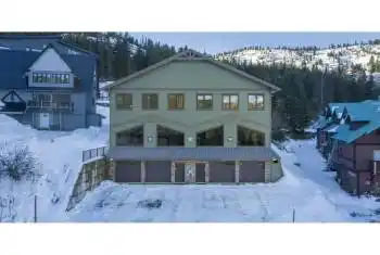 20942 SNOWFLAKE Unit# 1, Mission, British Columbia V0M1A1, 5 Bedrooms Bedrooms, ,7 BathroomsBathrooms,All Houses,For Sale,SNOWFLAKE,R2950152