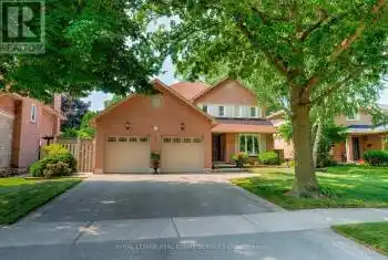 400 Claremont Crescent, Oakville (Eastlake), Ontario L6J6K1, 5 Bedrooms Bedrooms, ,4 BathroomsBathrooms,All Houses,For Sale,Claremont,W10434104