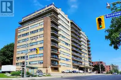 2500 Bathurst Street Unit# 1004 Toronto (Forest Hill North) Ontario M6