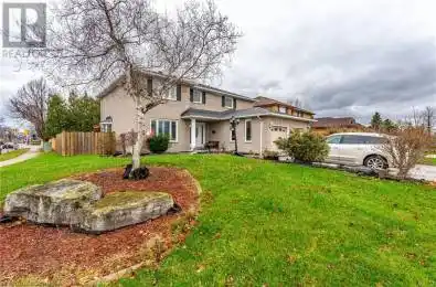 7 GRANDOAKS Drive Hamilton Ontario L8V5A9