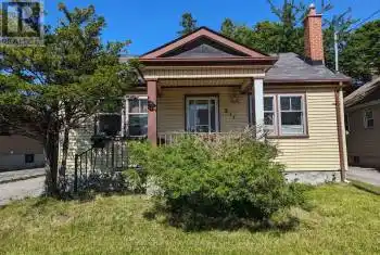 211 Park Road, Oshawa (Vanier), Ontario L1J4H1, 6 Bedrooms Bedrooms, ,3 BathroomsBathrooms,All Houses,For Sale,Park,E11891638