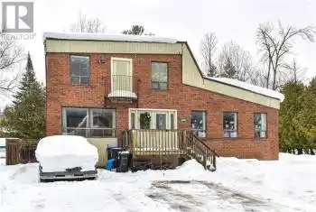 3442 BEACHVIEW Avenue, Cumberland, Ontario L0K1G0, 3 Bedrooms Bedrooms, ,2 BathroomsBathrooms,All Houses,For Sale,BEACHVIEW,40684465