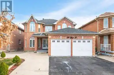 32 Giza Crescent Brampton (Sandringham-Wellington) Ontario L6R2R3