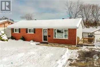 2 WALKER Avenue, Orillia, Ontario L3V6G7, 4 Bedrooms Bedrooms, ,2 BathroomsBathrooms,All Houses,For Sale,WALKER,40683004