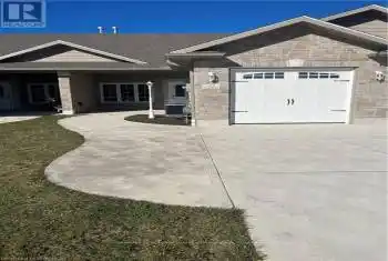 111 BROOMER Crescent, Wellington North (Mount Forest), Ontario N0G2L2, 2 Bedrooms Bedrooms, ,2 BathroomsBathrooms,All Houses,For Sale,BROOMER,X11898877