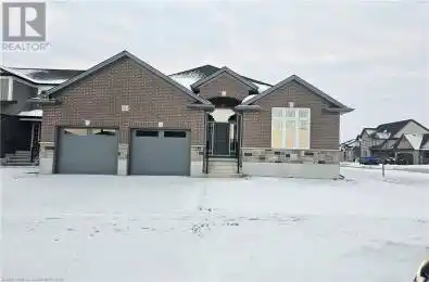 705 HOLLINGER Drive Listowel Ontario N4W3V2